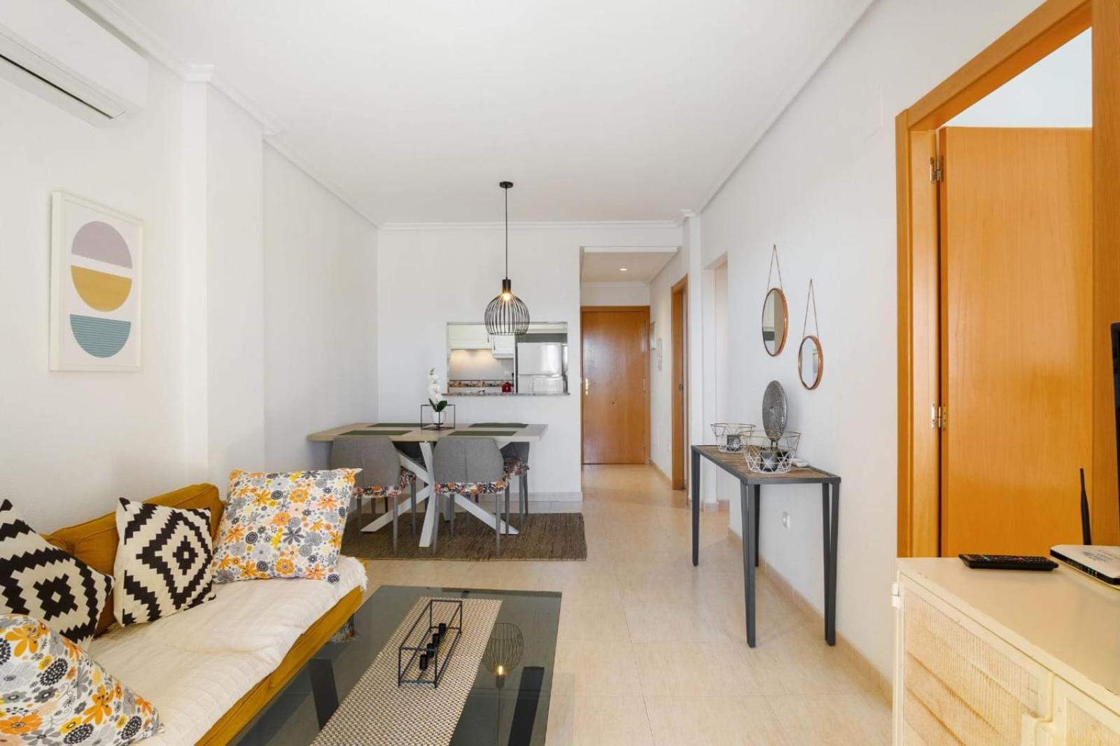 Nice Modern 2 Bed Apartment In Torrievieja Torrevieja Luaran gambar