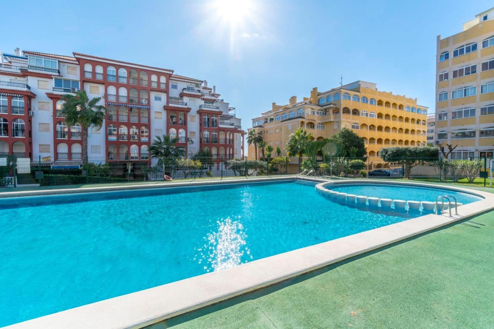 Nice Modern 2 Bed Apartment In Torrievieja Torrevieja Luaran gambar