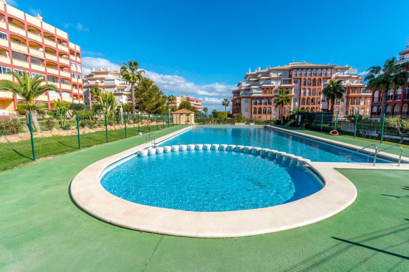 Nice Modern 2 Bed Apartment In Torrievieja Torrevieja Luaran gambar